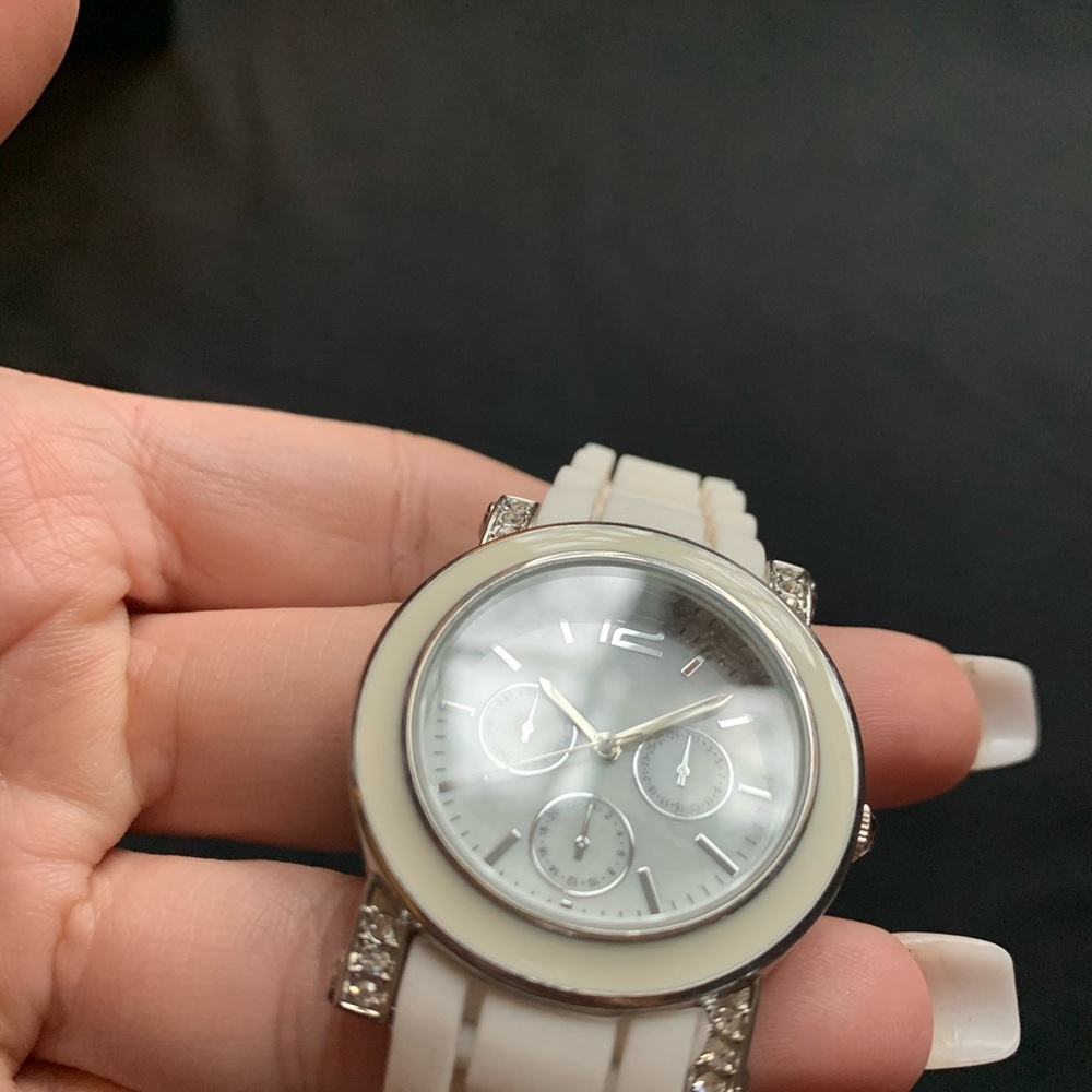 Beautiful watch - Picture 3 of 4